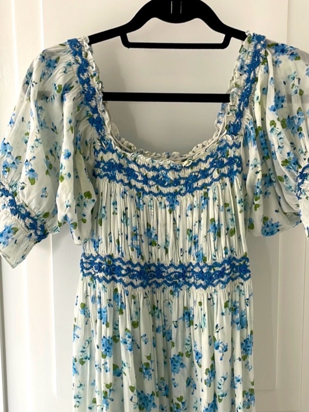 Doen blue floral Eclipse dress. Size M.